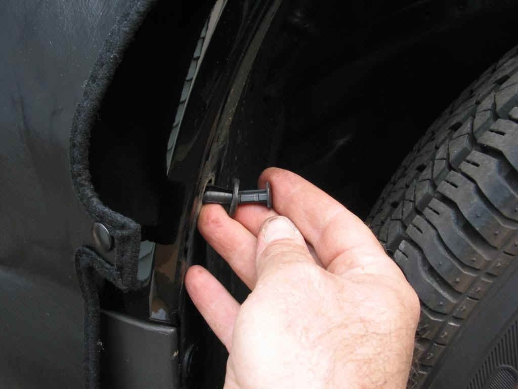 2004 Saturn Vue front bra