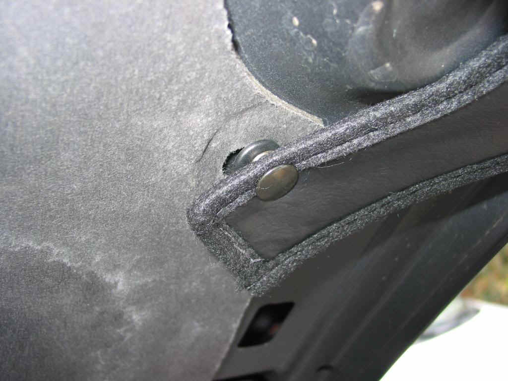 2004 Saturn Vue front bra