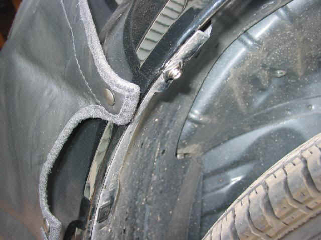 2004 Saturn Vue front bra