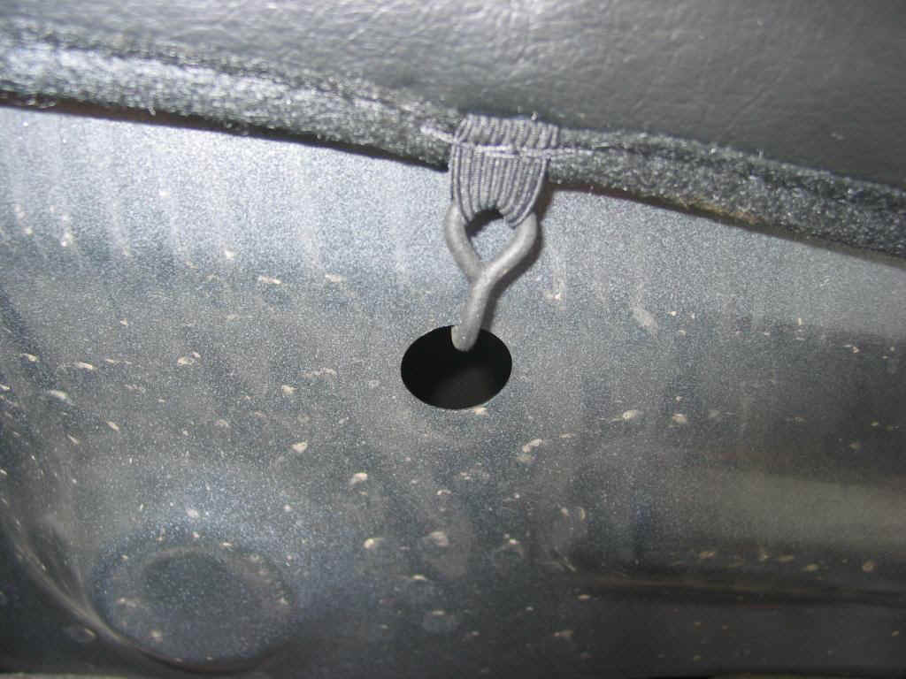 2004 Saturn Vue front bra