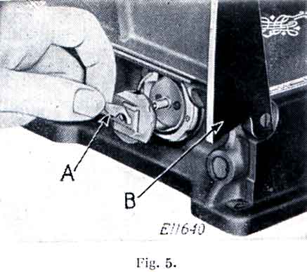 Singer 221K Featherweight (black) illustration
